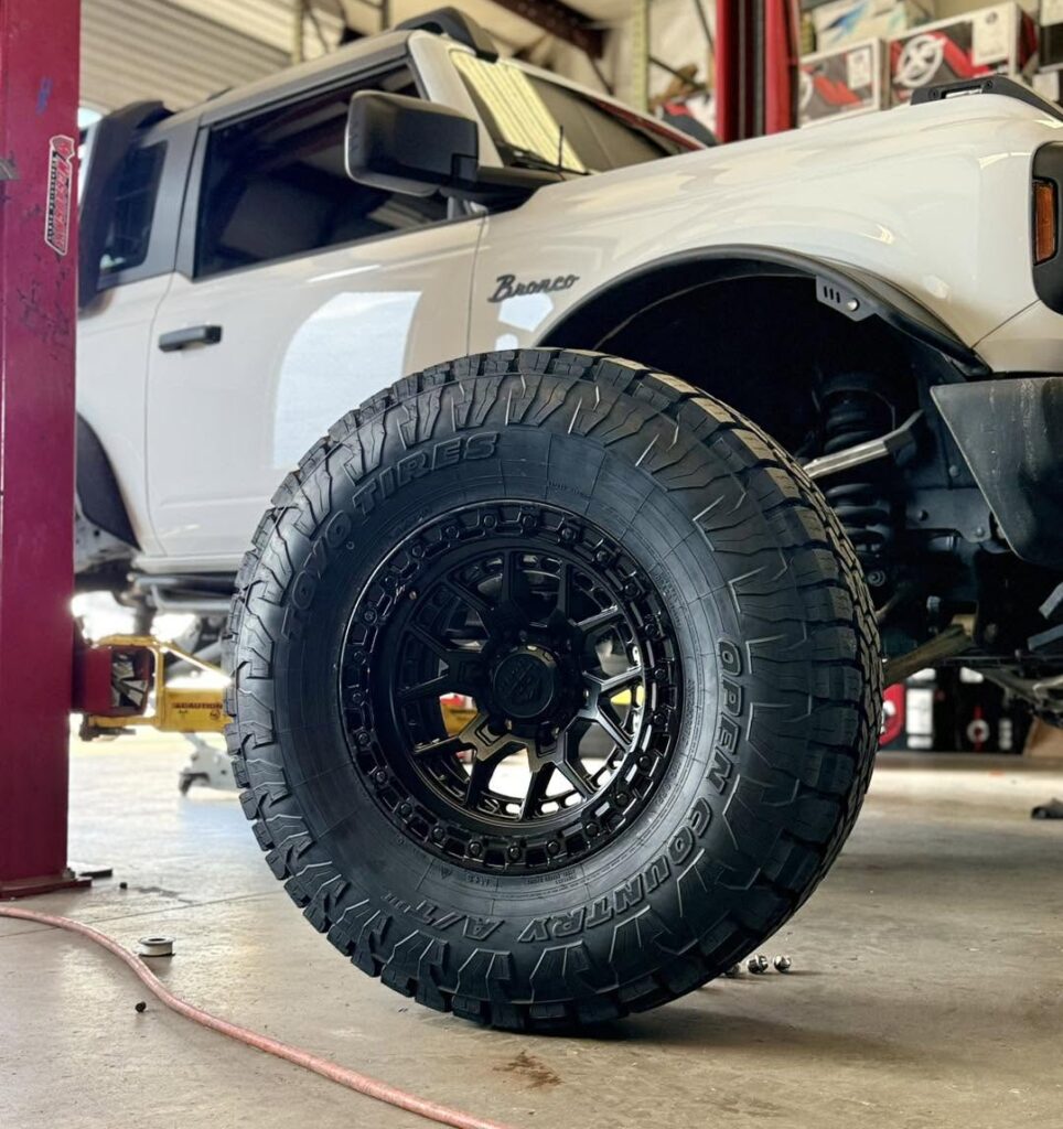 Lifted Bronco Rims & Tires 1