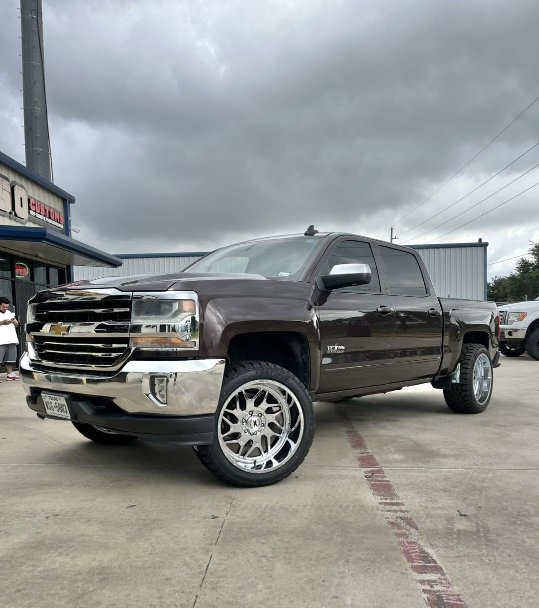 O.s.o Customs Wt Rims & Tires 1