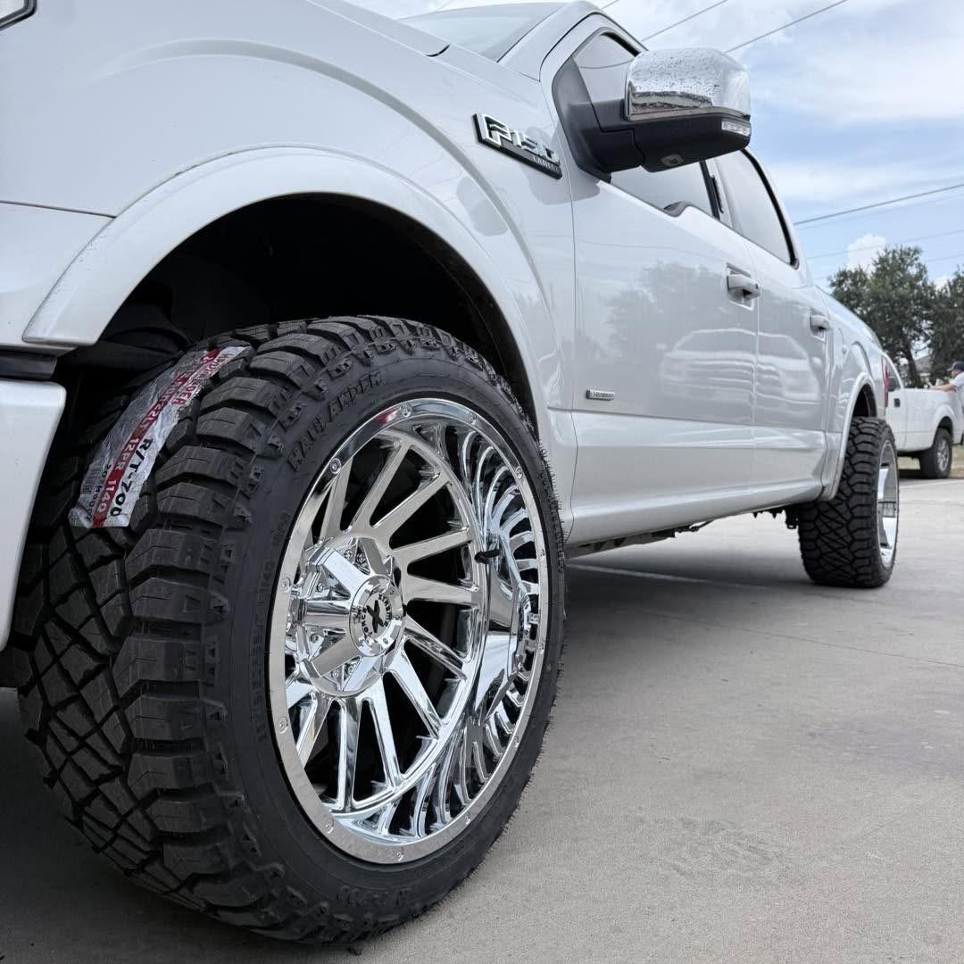 Black Truck Rims & Lift 1